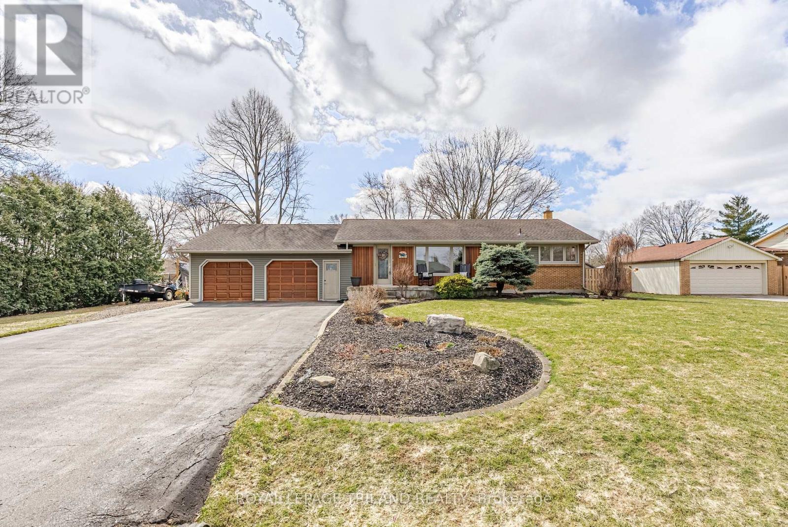 231 Thames Crescent, Thames Centre, Ontario  N0L 1G0 - Photo 5 - X12918048