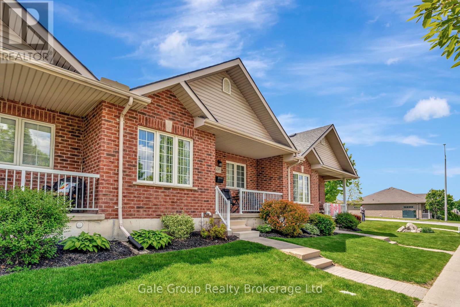 693 Southwood Way, Woodstock, Ontario  N4V 1H5 - Photo 2 - X12483477