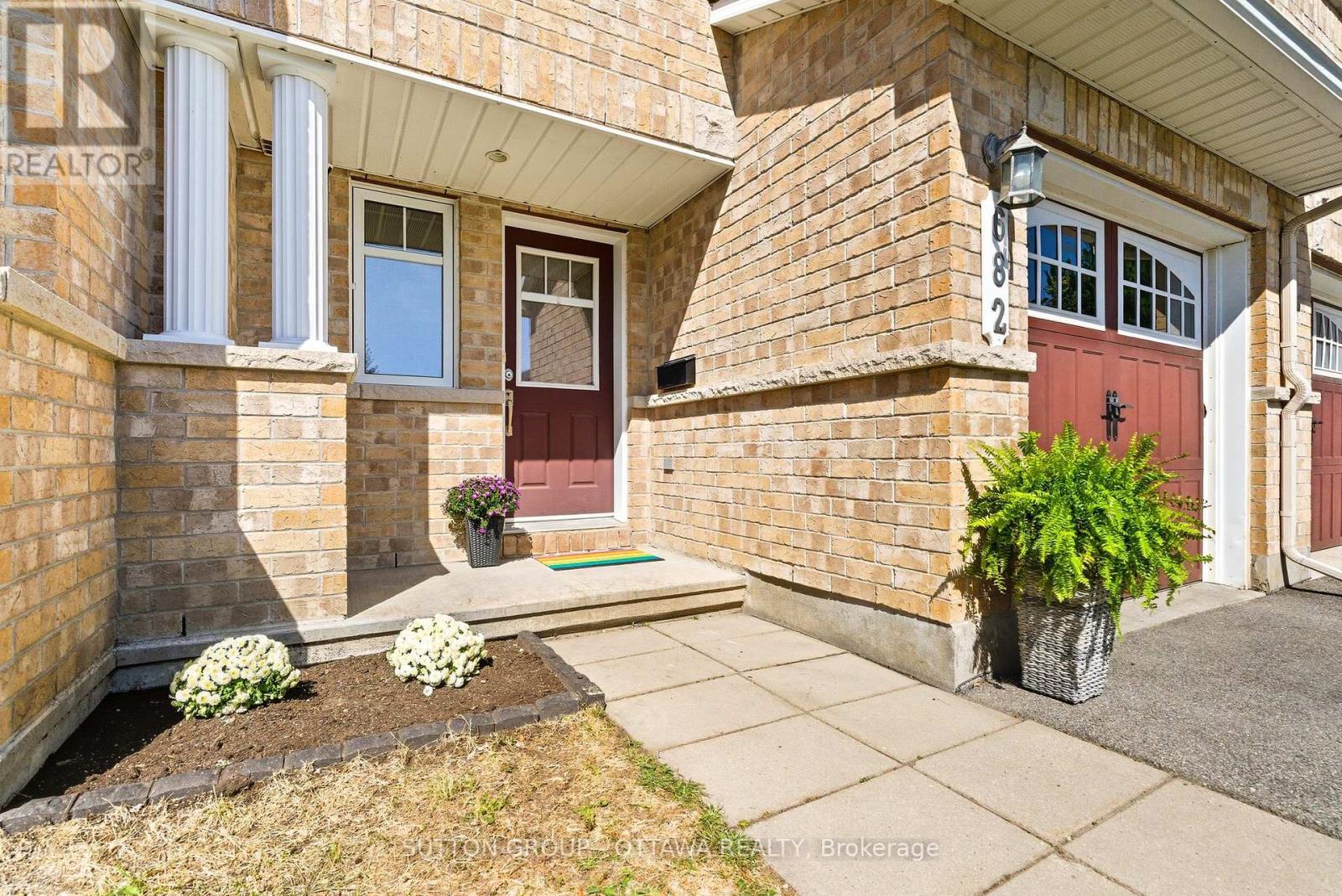 682 Paul Metivier Drive, Ottawa, Ontario K2J 2T4 - Photo 3 - X12918050