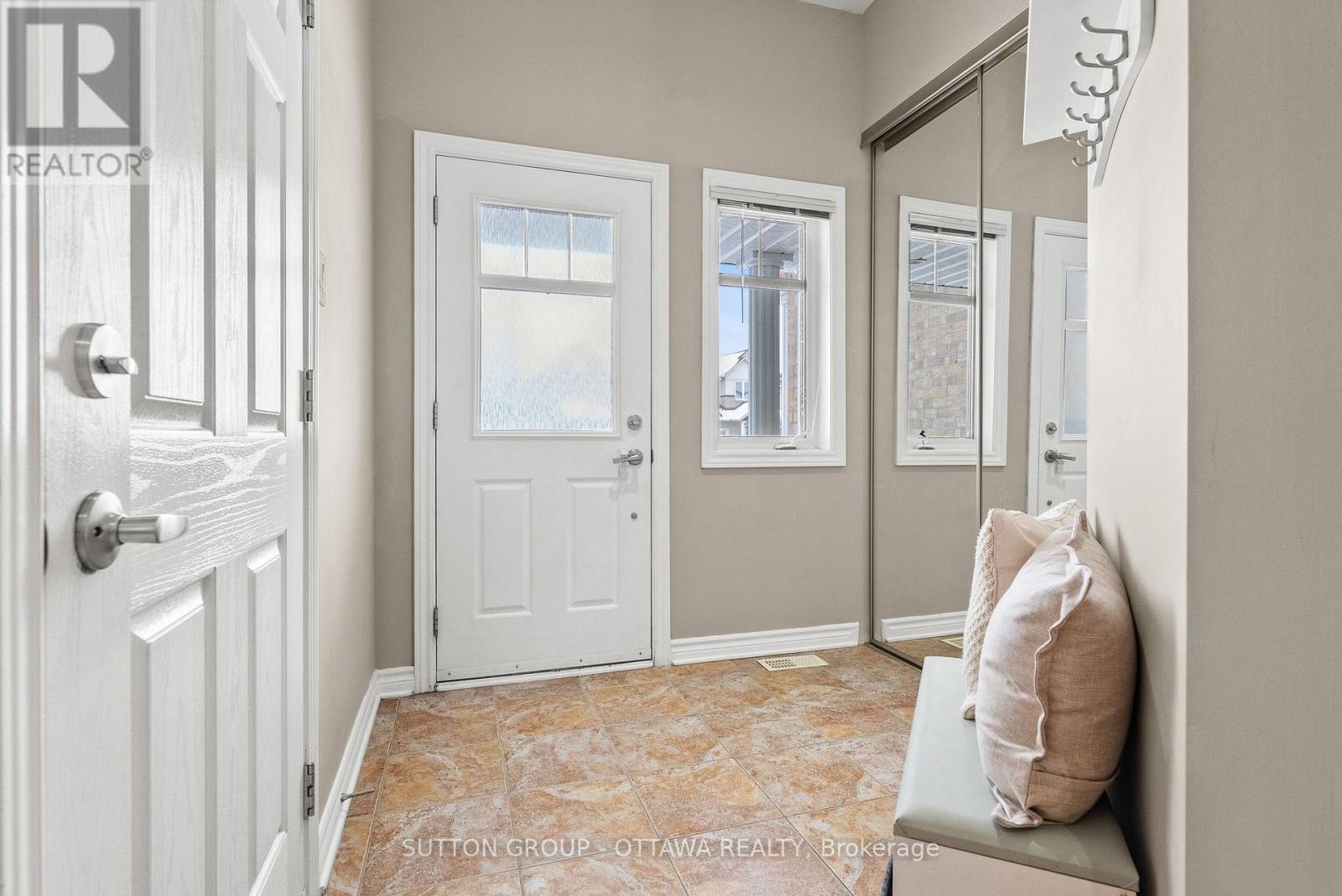 682 Paul Metivier Drive, Ottawa, Ontario K2J 2T4 - Photo 5 - X12918050