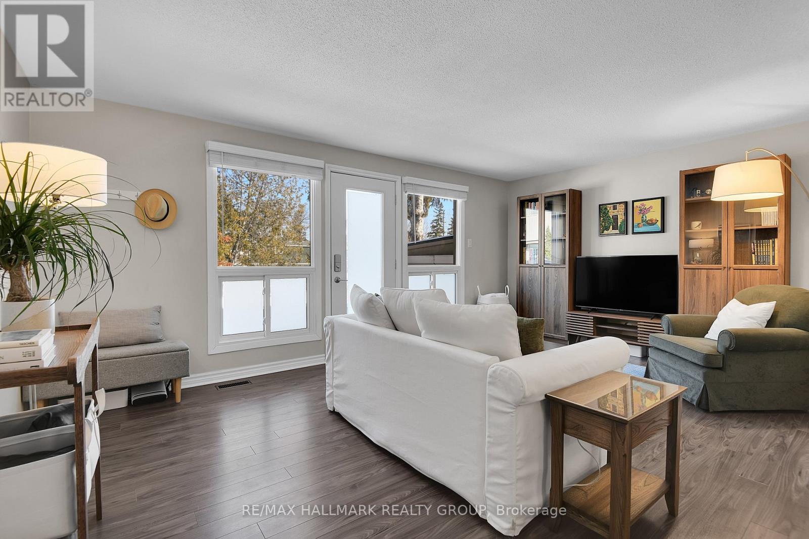 31 - 2019 Stonehenge Crescent, Ottawa, Ontario K1B 4N7 - Photo 11 - X12918080