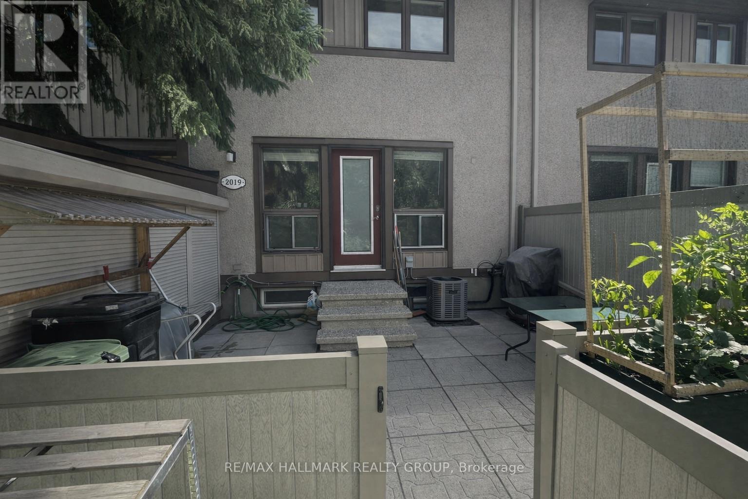 31 - 2019 Stonehenge Crescent, Ottawa, Ontario K1B 4N7 - Photo 14 - X12918080