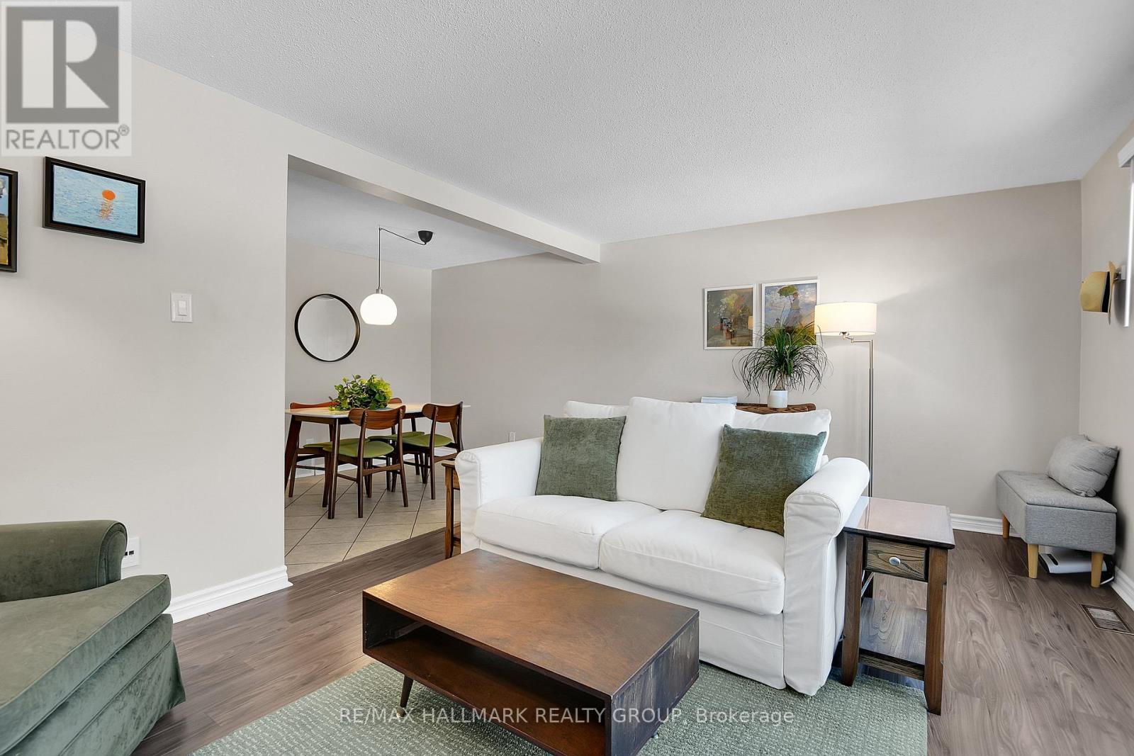 31 - 2019 Stonehenge Crescent, Ottawa, Ontario K1B 4N7 - Photo 15 - X12918080