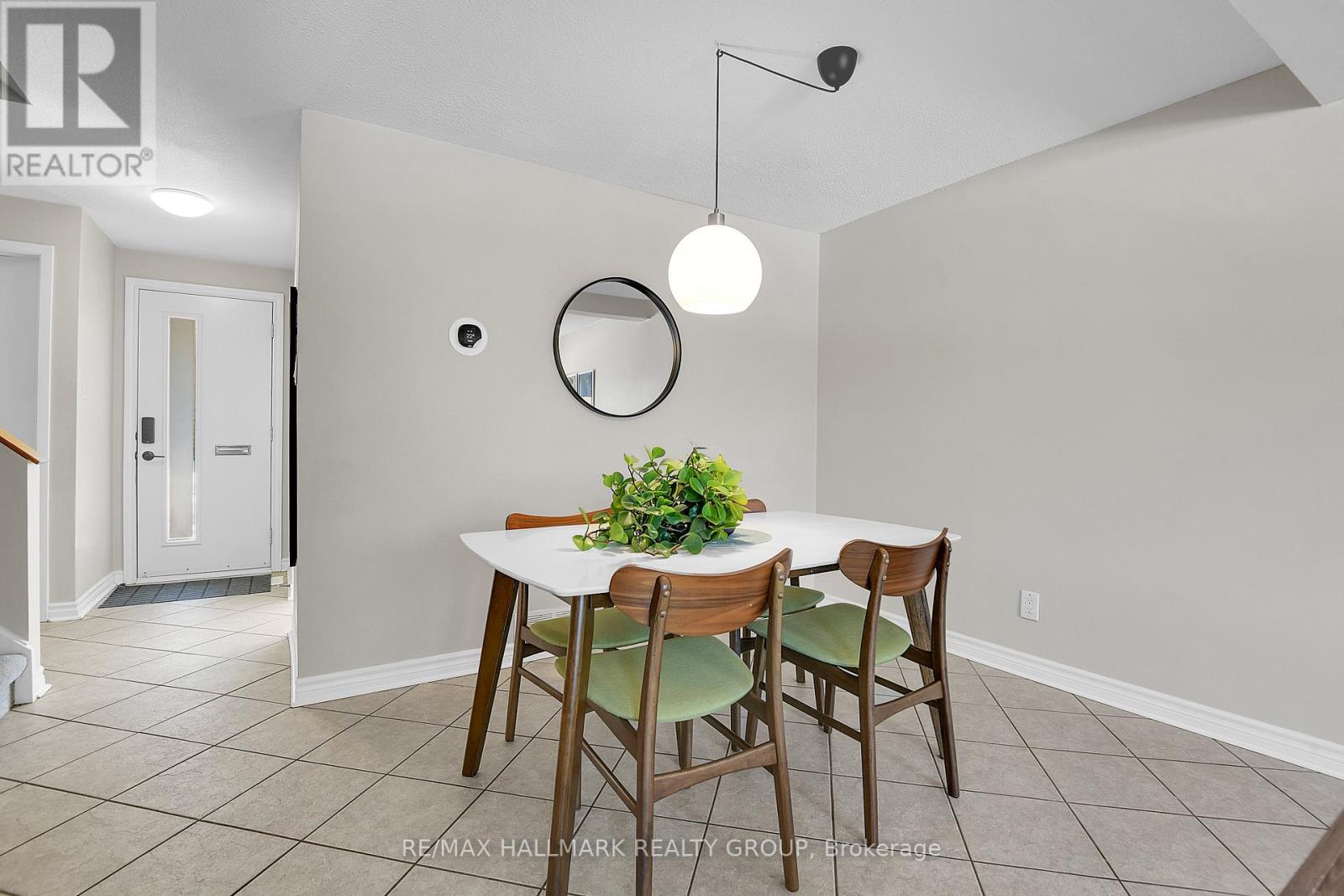 31 - 2019 Stonehenge Crescent, Ottawa, Ontario K1B 4N7 - Photo 16 - X12918080