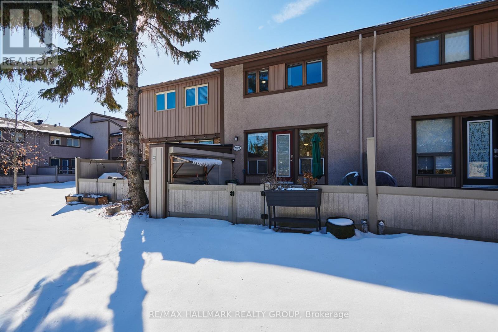 31 - 2019 Stonehenge Crescent, Ottawa, Ontario K1B 4N7 - Photo 28 - X12918080