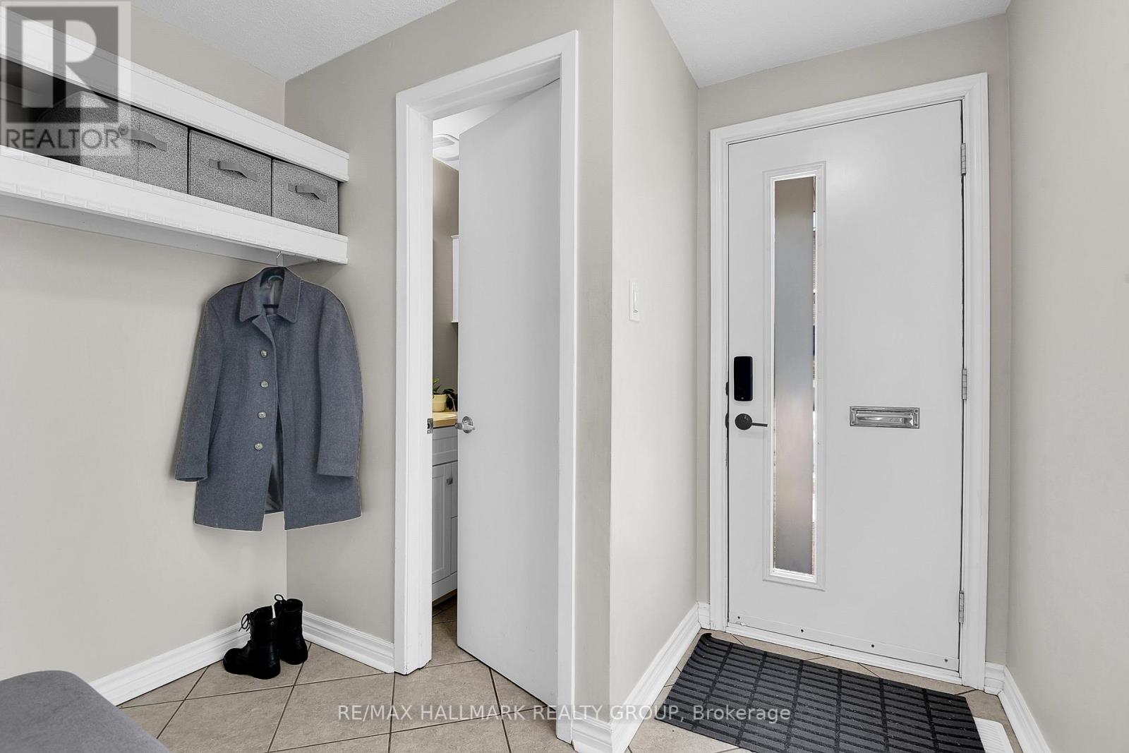 31 - 2019 Stonehenge Crescent, Ottawa, Ontario K1B 4N7 - Photo 4 - X12918080