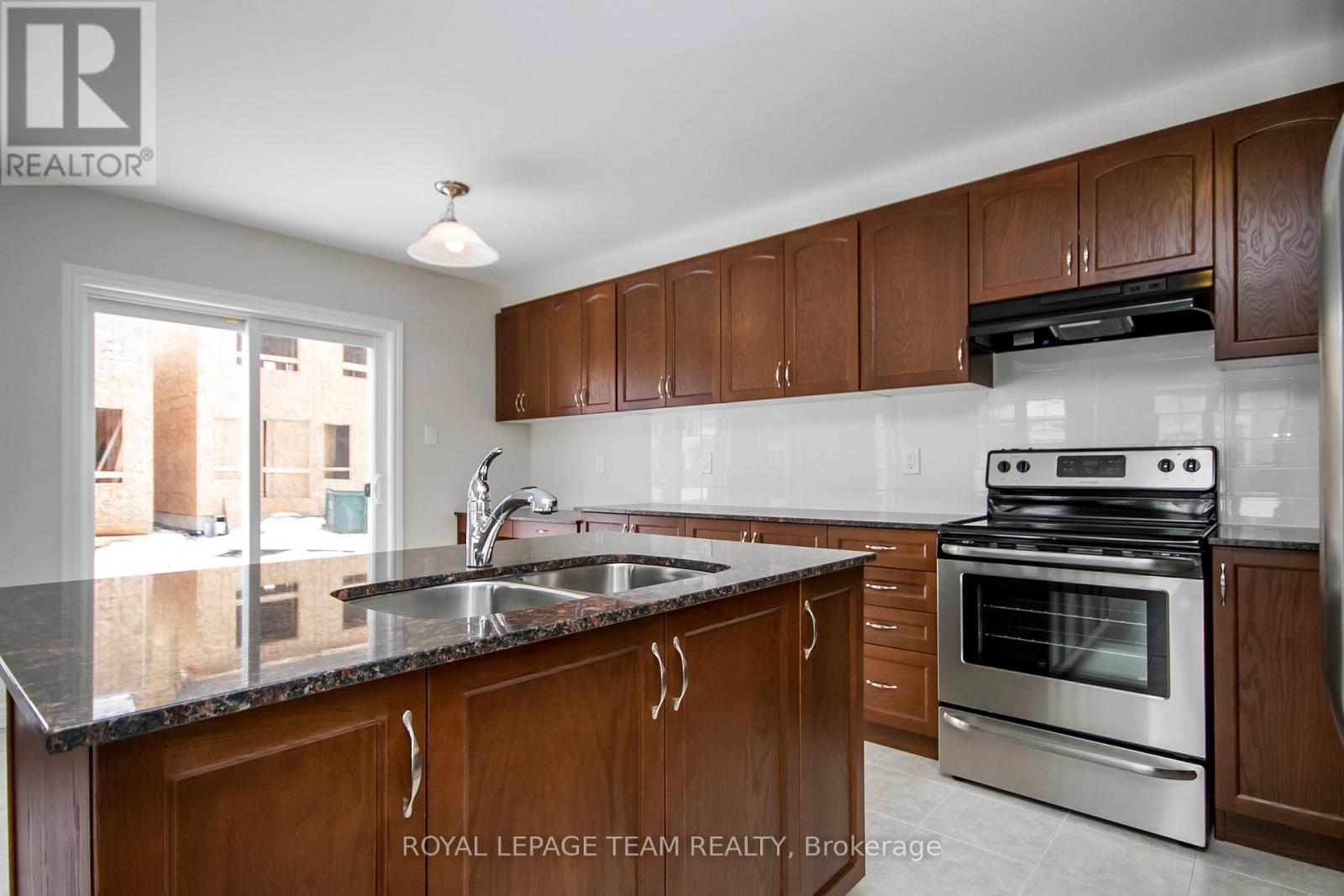 121 Santolina Street, Ottawa, Ontario  K2S 0W8 - Photo 17 - X12918146