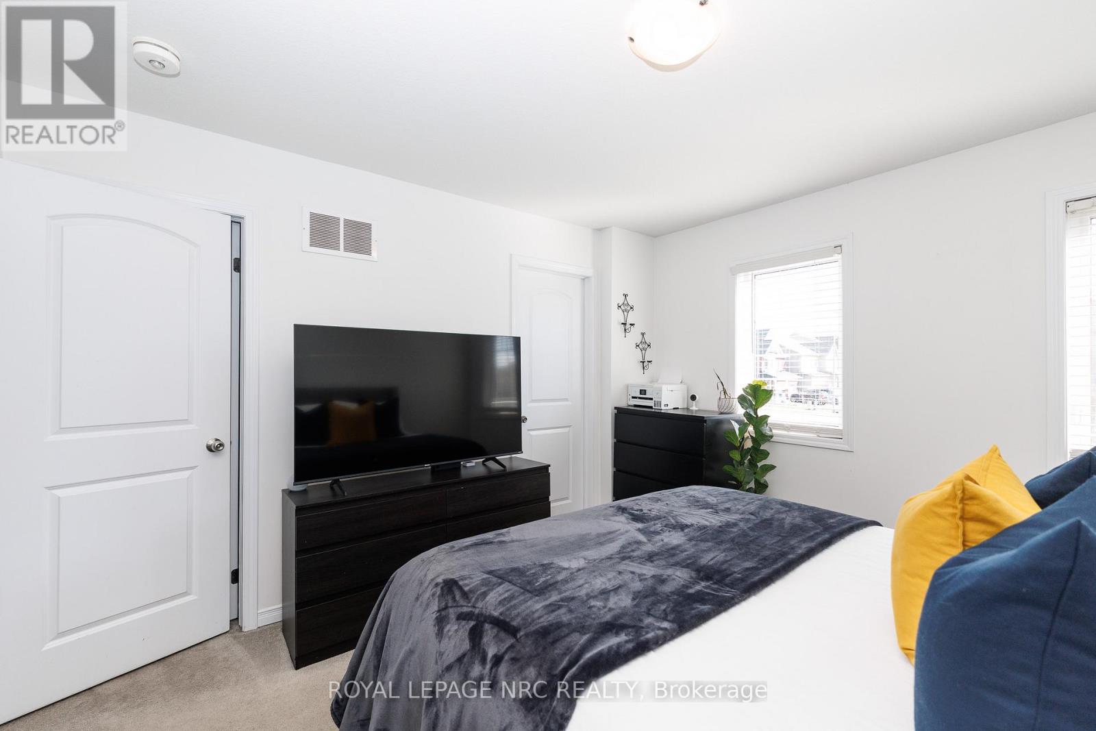 7794 White Pine Crescent, Niagara Falls, Ontario  L2H 3R4 - Photo 16 - X12918054