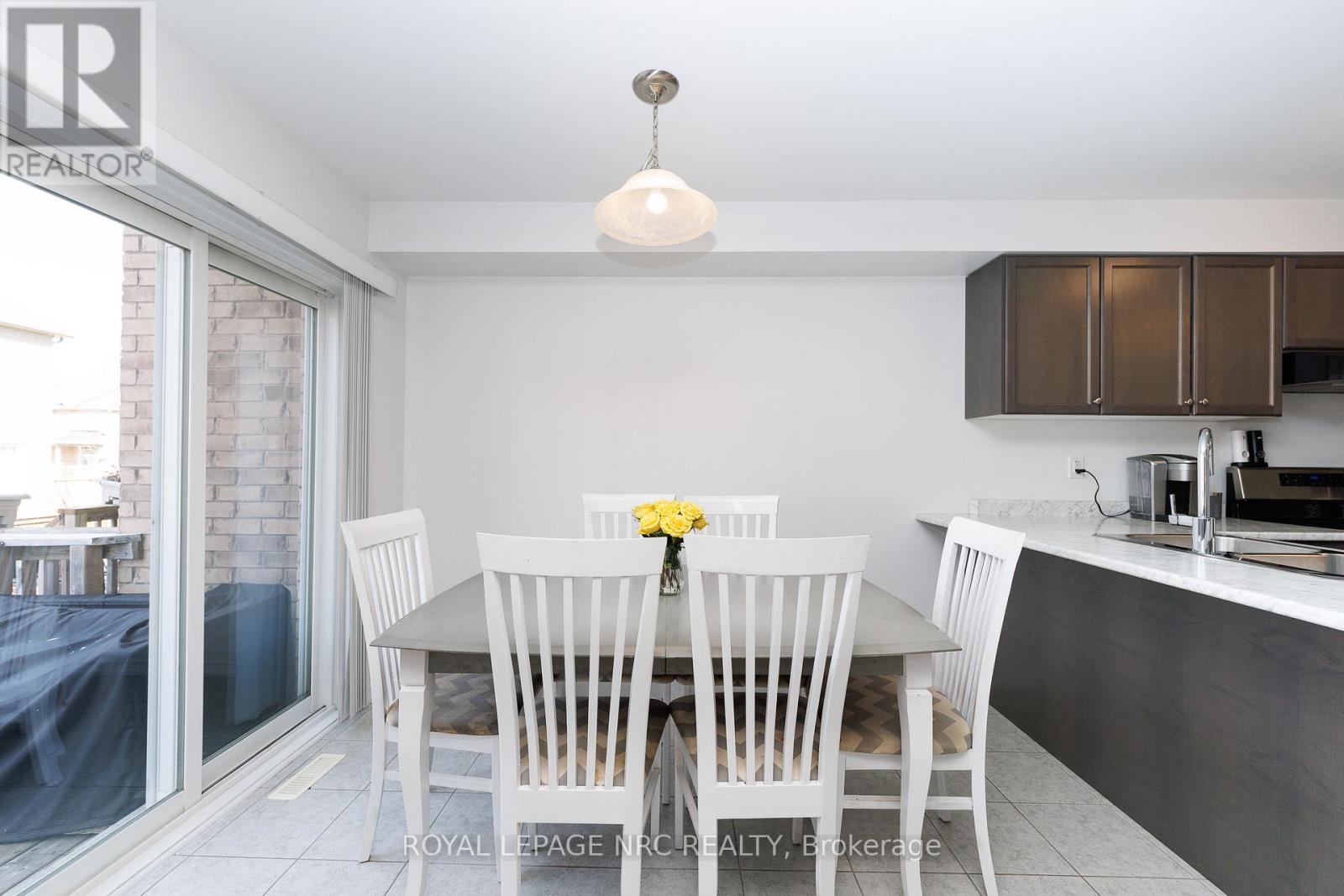 7794 White Pine Crescent, Niagara Falls, Ontario  L2H 3R4 - Photo 7 - X12918054