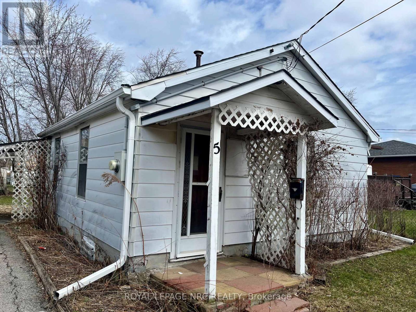 5 Greenwood Avenue, St. Catharines, Ontario  L2P 1X7 - Photo 7 - X12918062