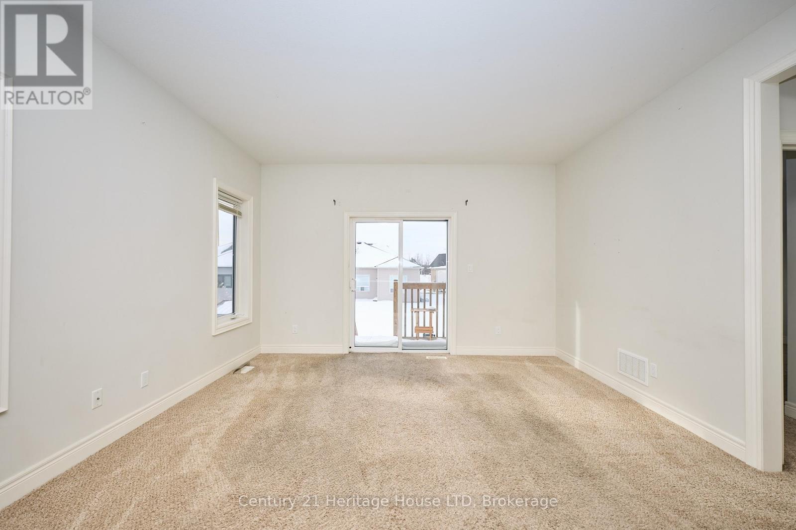 871 Burwell Street, Fort Erie, Ontario  L2A 0E3 - Photo 7 - X12692474