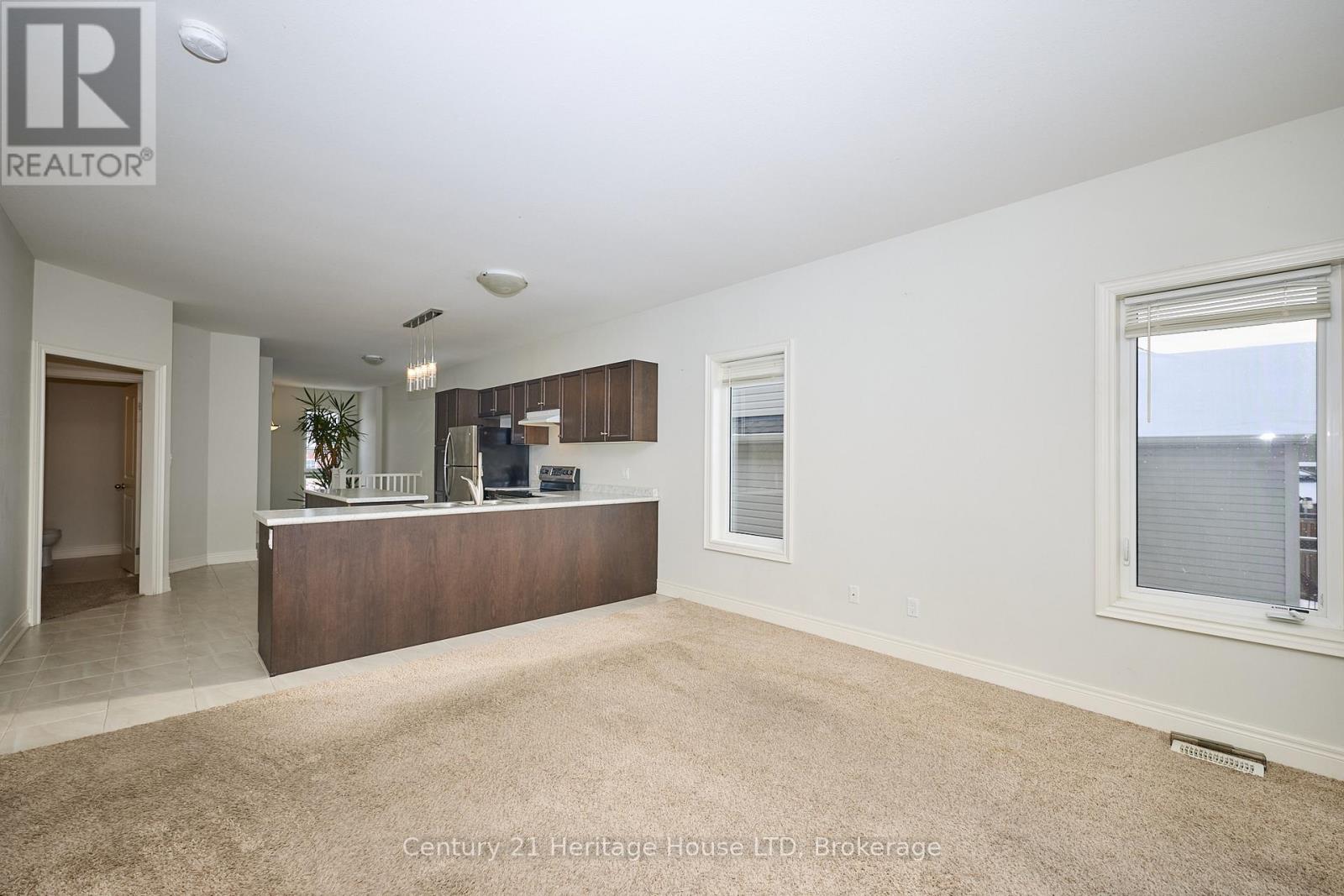 871 Burwell Street, Fort Erie, Ontario  L2A 0E3 - Photo 4 - X12692474