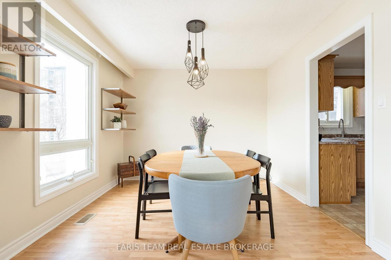 20 Indian Arrow Road, Barrie, Ontario  L4M 5G3 - Photo 12 - S12909306