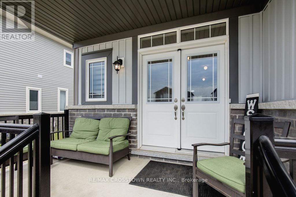 11 Middleton Drive, Wasaga Beach, Ontario  L9Z 0L1 - Photo 4 - S12845158