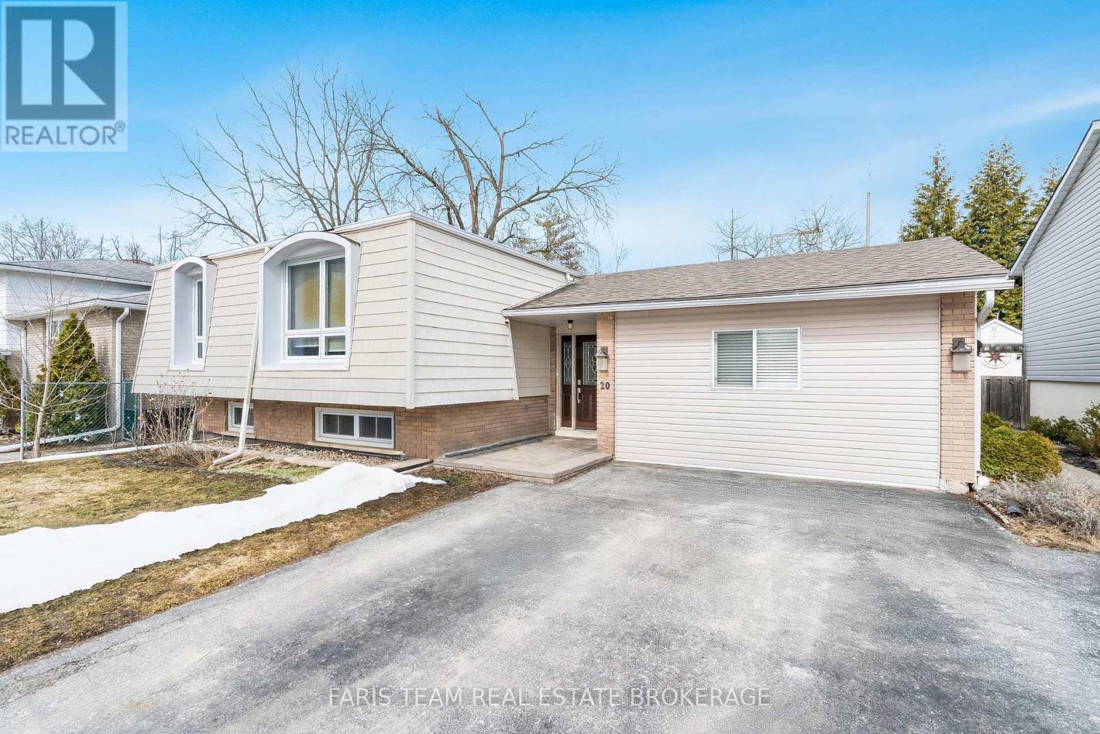 20 Indian Arrow Road, Barrie, Ontario  L4M 5G3 - Photo 4 - S12909306