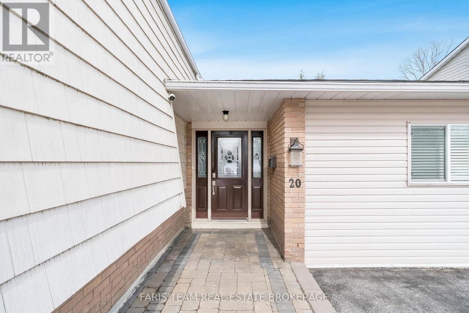 20 Indian Arrow Road, Barrie, Ontario  L4M 5G3 - Photo 5 - S12909306