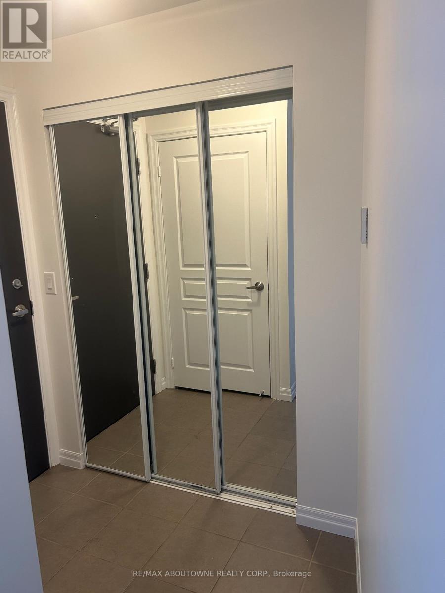 3306 - 223 Webb Drive, Mississauga (City Centre), Ontario  L5B 0E8 - Photo 4 - W12913224