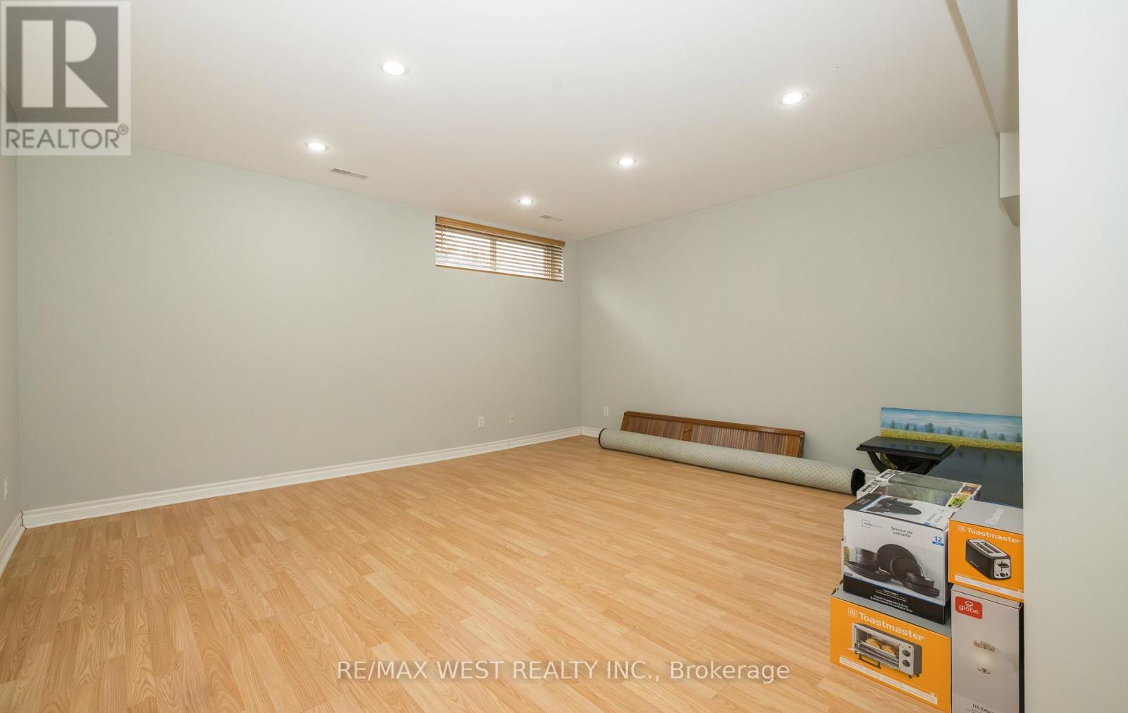 61 Stilecroft Drive, Toronto (York University Heights), Ontario  M3J 1A6 - Photo 35 - W12914552