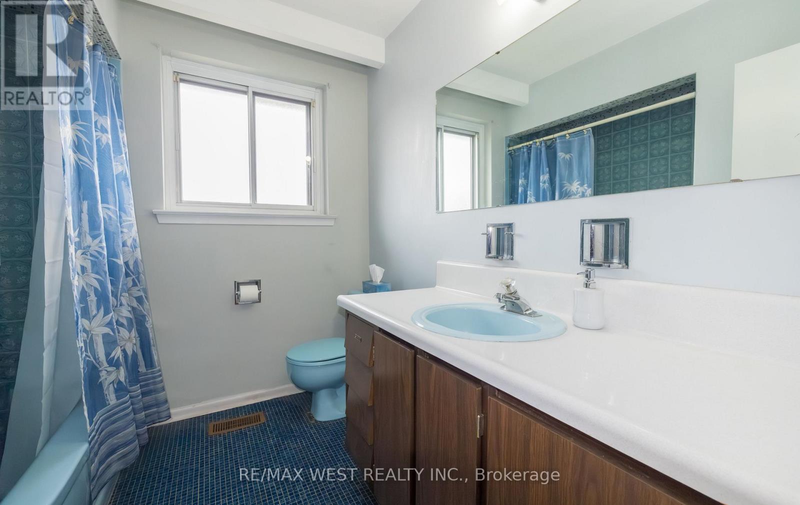 61 Stilecroft Drive, Toronto (York University Heights), Ontario  M3J 1A6 - Photo 33 - W12914552