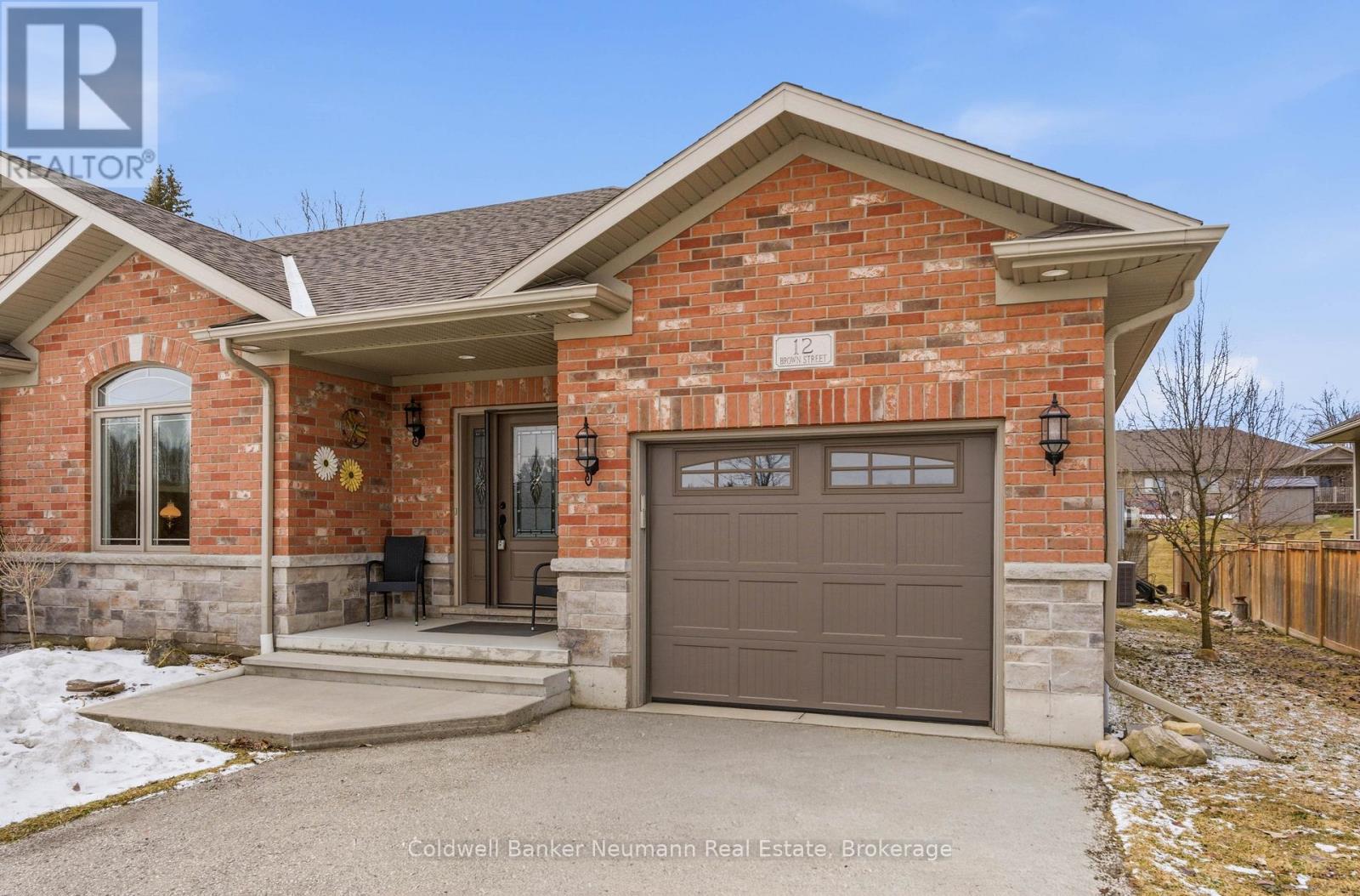 12 Brown Street S, Minto, Ontario  N0G 1M0 - Photo 2 - X12918044