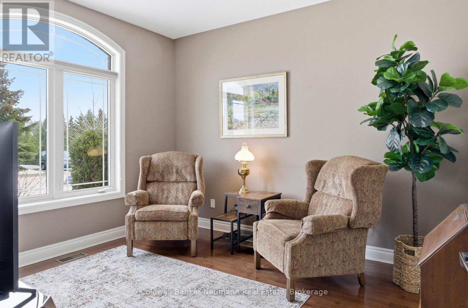 12 Brown Street S, Minto, Ontario  N0G 1M0 - Photo 5 - X12918044