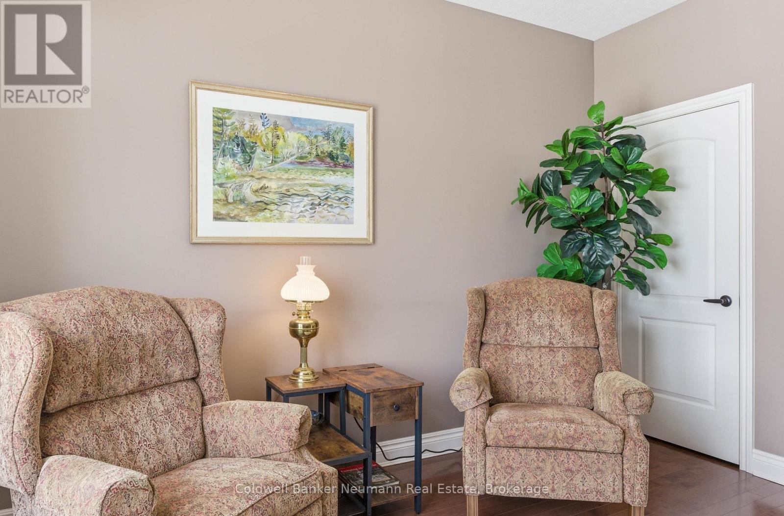 12 Brown Street S, Minto, Ontario  N0G 1M0 - Photo 7 - X12918044