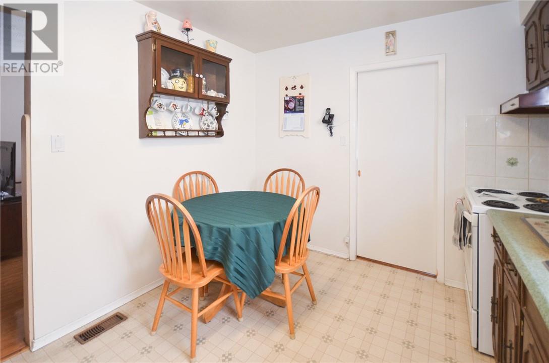 839 Beatrice, Sudbury, Ontario  P3A 3E6 - Photo 3 - 2126909