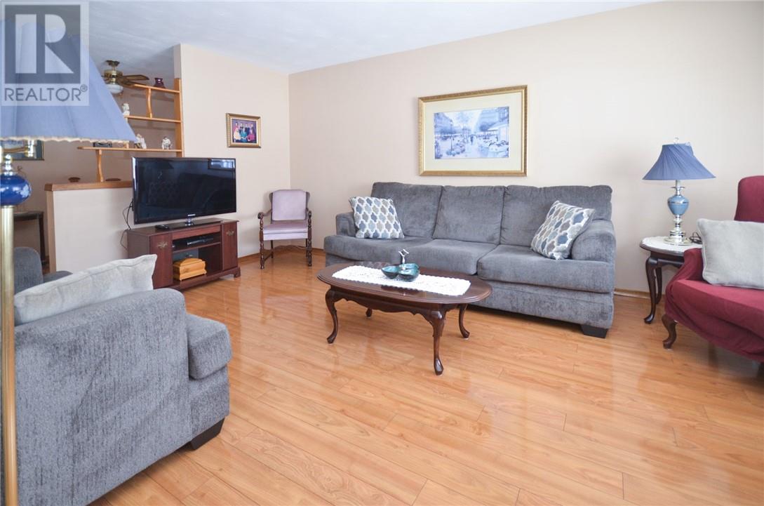 839 Beatrice, Sudbury, Ontario  P3A 3E6 - Photo 5 - 2126909