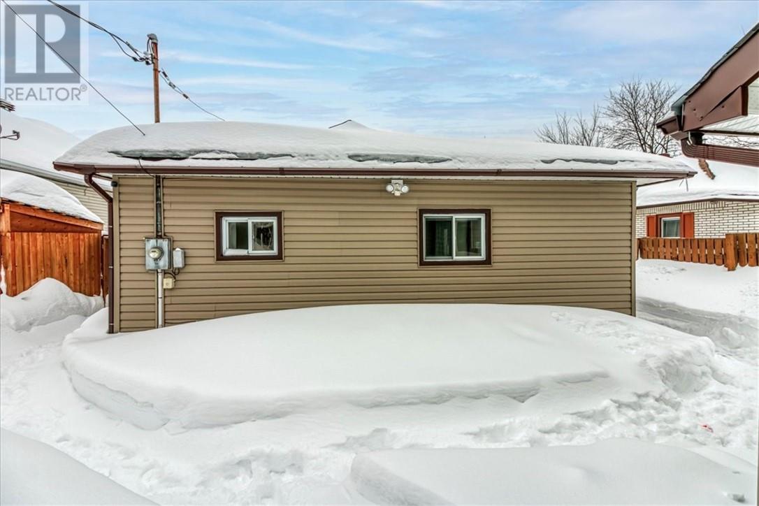 14 Lakeshore Drive, Falconbridge, Ontario  P0M 1S0 - Photo 4 - 2126898