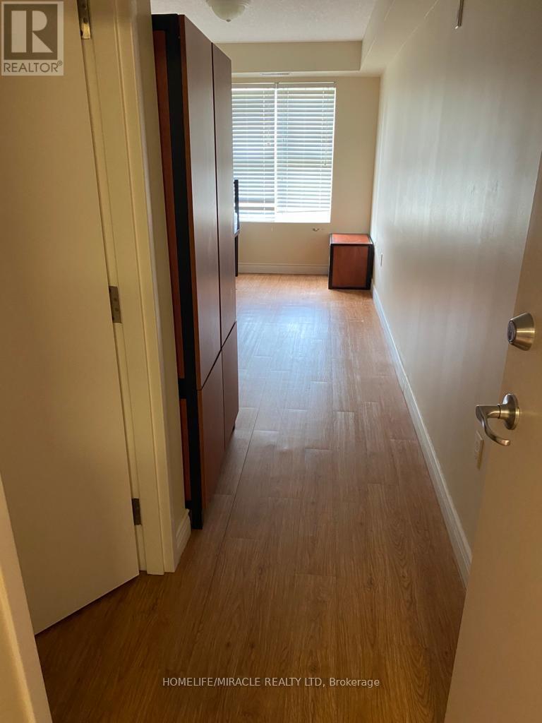 203 - 392 Albert Street, Waterloo, Ontario  N2L 3V1 - Photo 6 - X12892472