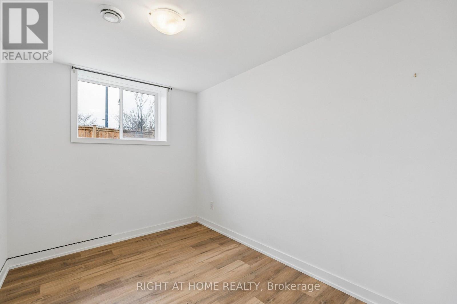 212 - 4263 Fourth Avenue, Niagara Falls, Ontario  L2E 0C2 - Photo 17 - X12899304