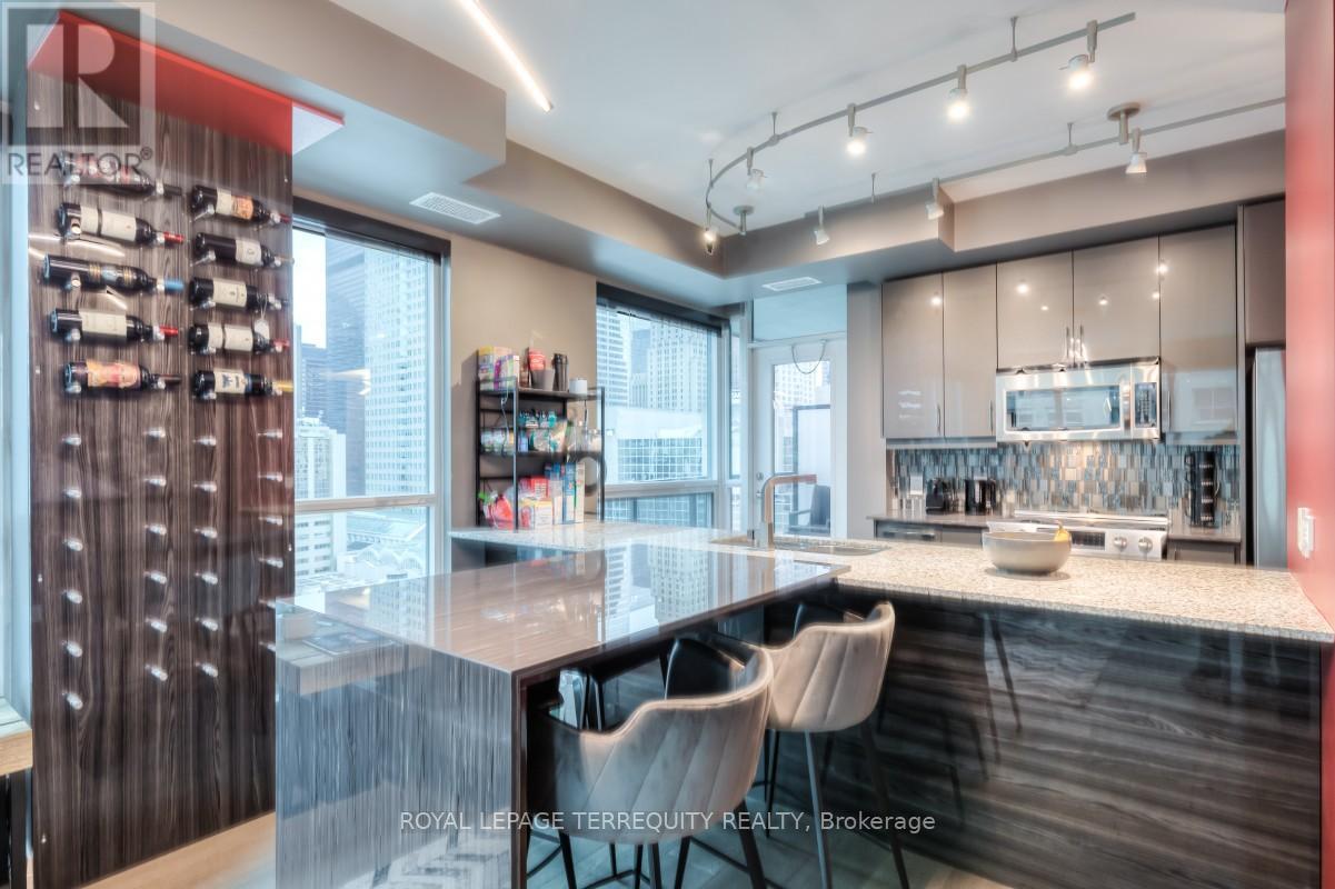 1704 - 1 Scott Street, Toronto, Ontario  M5E 1A1 - Photo 11 - C12918056