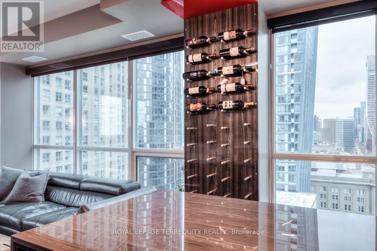 1704 - 1 Scott Street, Toronto, Ontario  M5E 1A1 - Photo 12 - C12918056