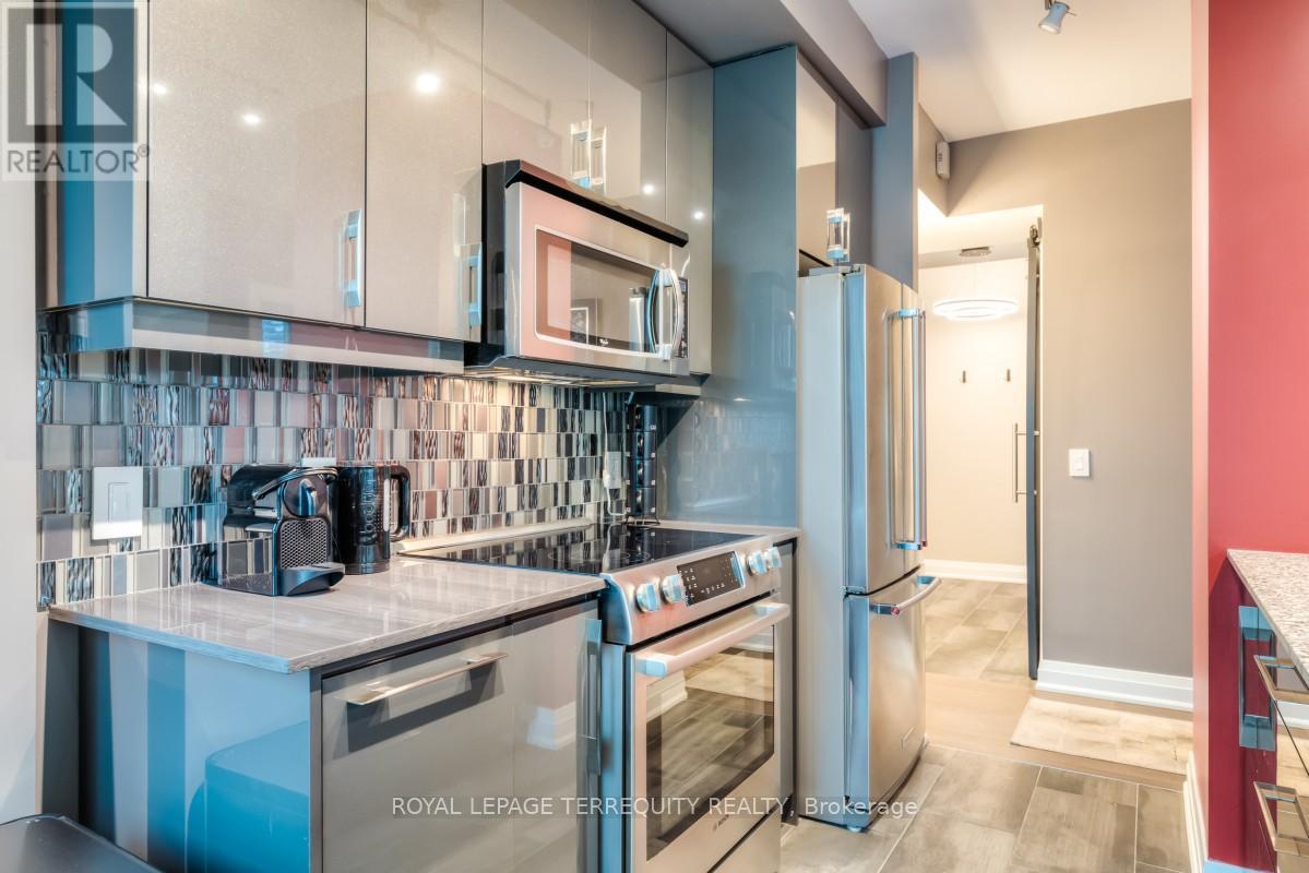 1704 - 1 Scott Street, Toronto, Ontario  M5E 1A1 - Photo 17 - C12918056