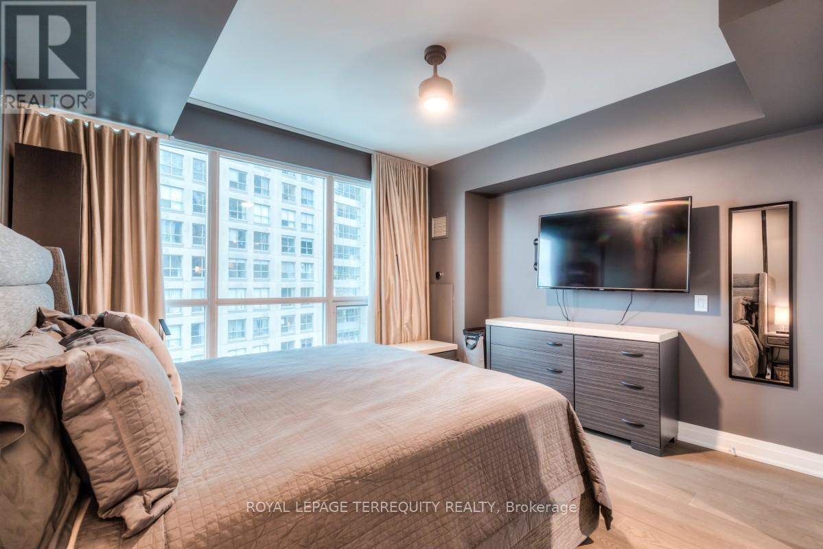 1704 - 1 Scott Street, Toronto, Ontario  M5E 1A1 - Photo 21 - C12918056