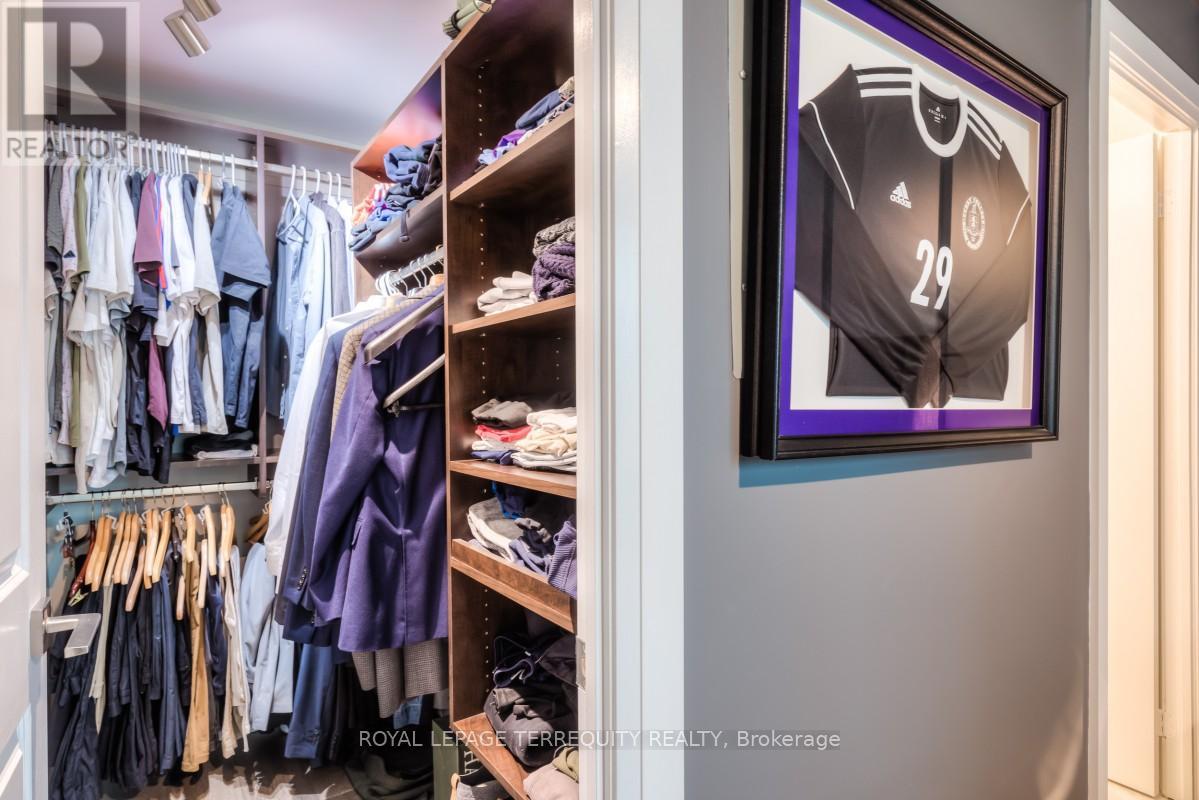 1704 - 1 Scott Street, Toronto, Ontario  M5E 1A1 - Photo 23 - C12918056