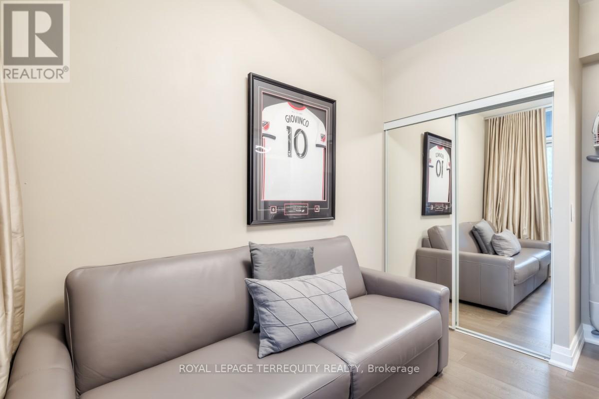 1704 - 1 Scott Street, Toronto, Ontario  M5E 1A1 - Photo 26 - C12918056