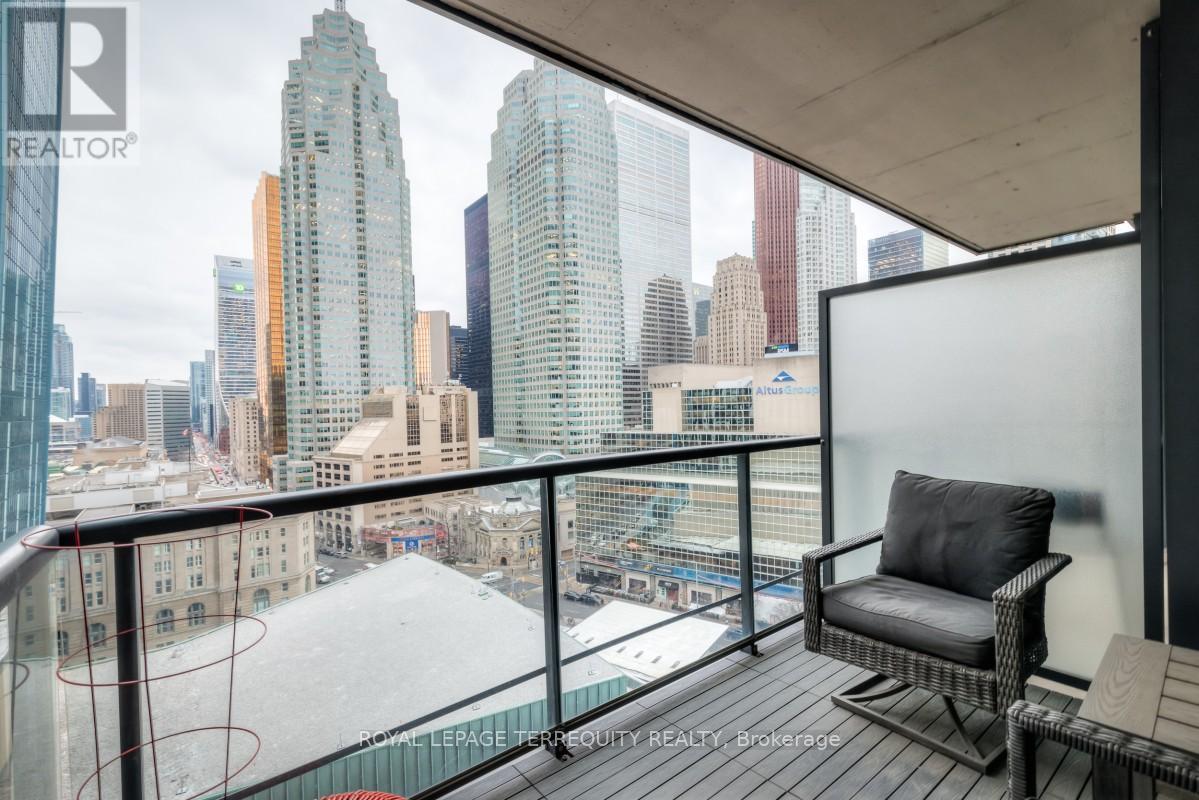 1704 - 1 Scott Street, Toronto, Ontario  M5E 1A1 - Photo 30 - C12918056