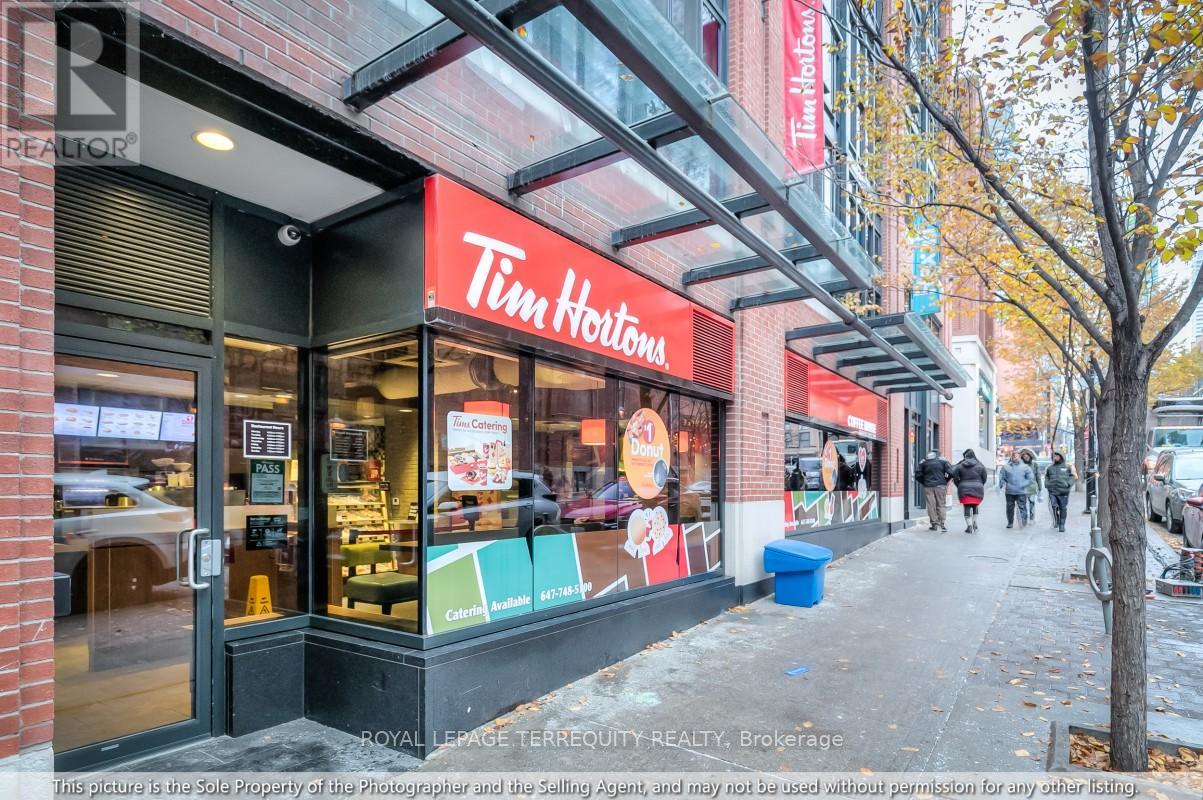 1704 - 1 Scott Street, Toronto, Ontario  M5E 1A1 - Photo 39 - C12918056