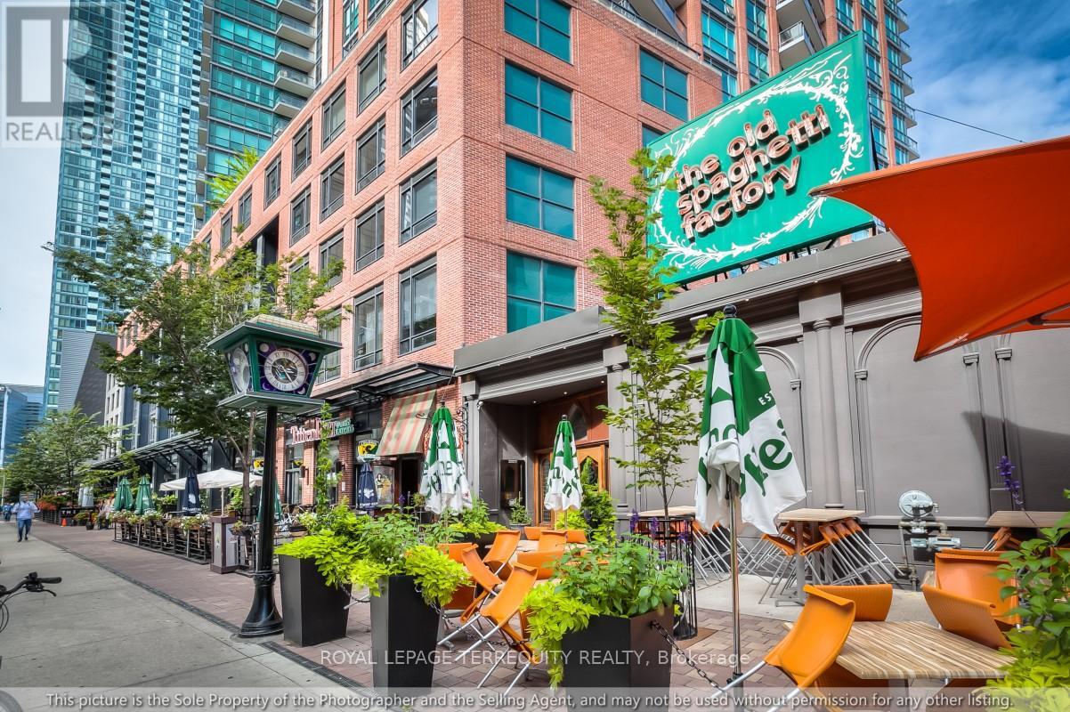 1704 - 1 Scott Street, Toronto, Ontario  M5E 1A1 - Photo 43 - C12918056