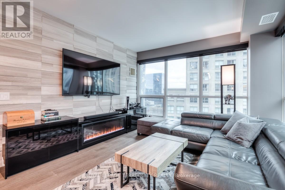 1704 - 1 Scott Street, Toronto, Ontario  M5E 1A1 - Photo 6 - C12918056