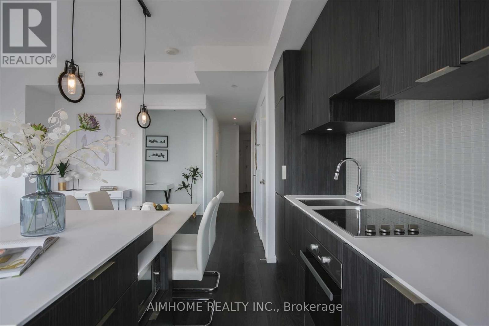 5 - 5 St. Joseph Street, Toronto (Bay Street Corridor), Ontario  M4Y 1J6 - Photo 4 - C12918086