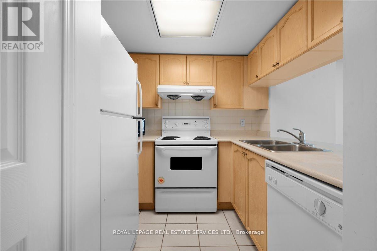 1909 - 8 Hillcrest Avenue, Toronto (Willowdale East), Ontario  M2N 6Y6 - Photo 13 - C12918090