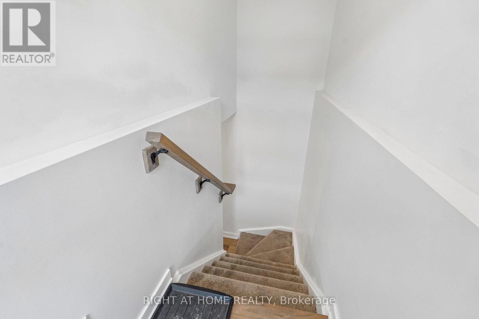 212 - 4263 Fourth Avenue, Niagara Falls, Ontario  L2E 0C2 - Photo 4 - X12899304