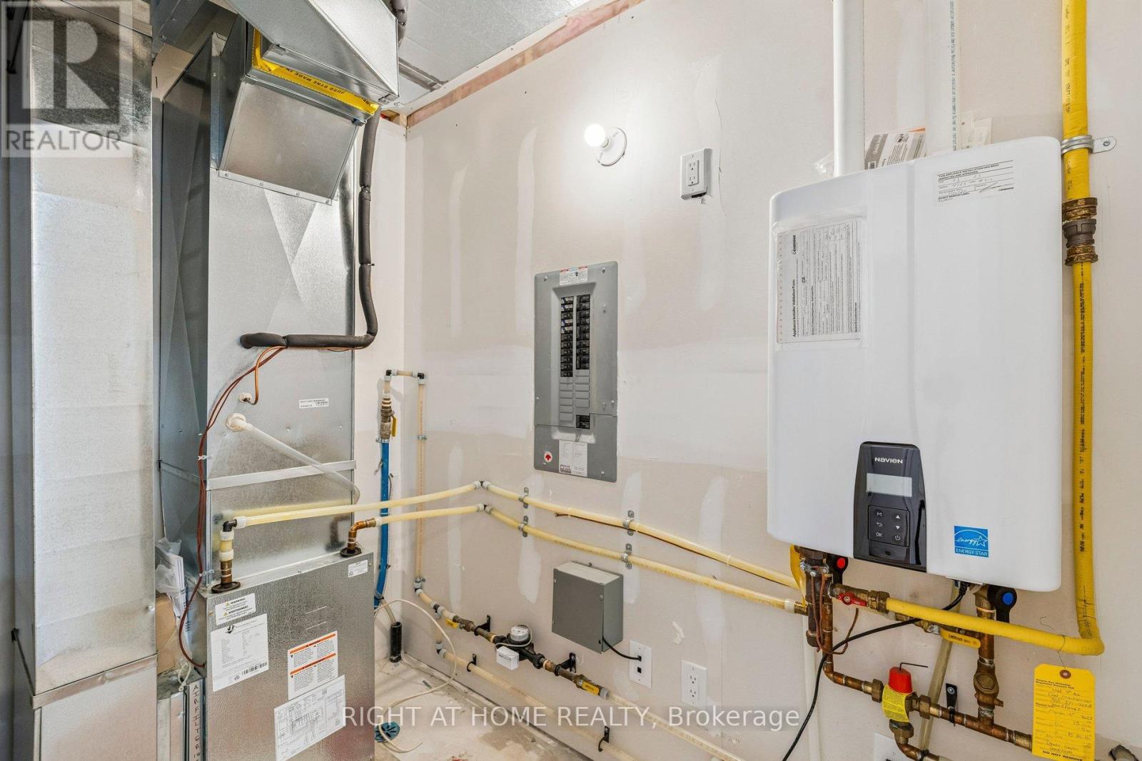 212 - 4263 Fourth Avenue, Niagara Falls, Ontario  L2E 0C2 - Photo 19 - X12899304