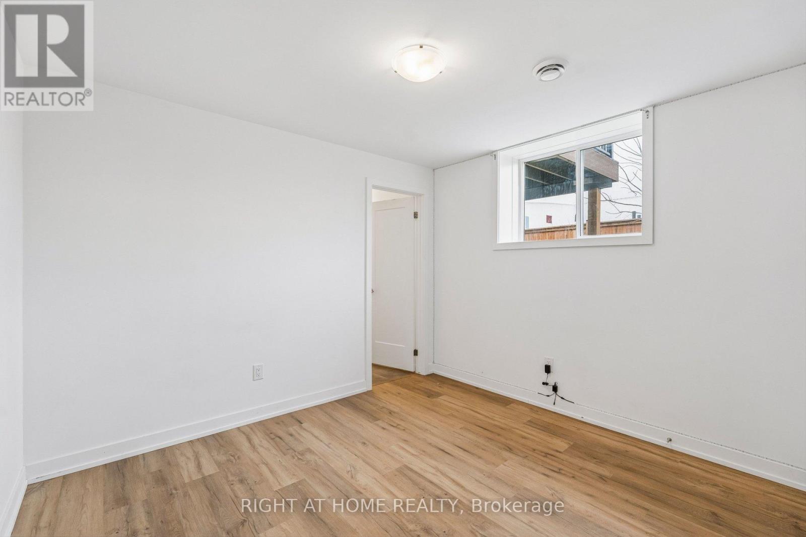 212 - 4263 Fourth Avenue, Niagara Falls, Ontario  L2E 0C2 - Photo 9 - X12899304