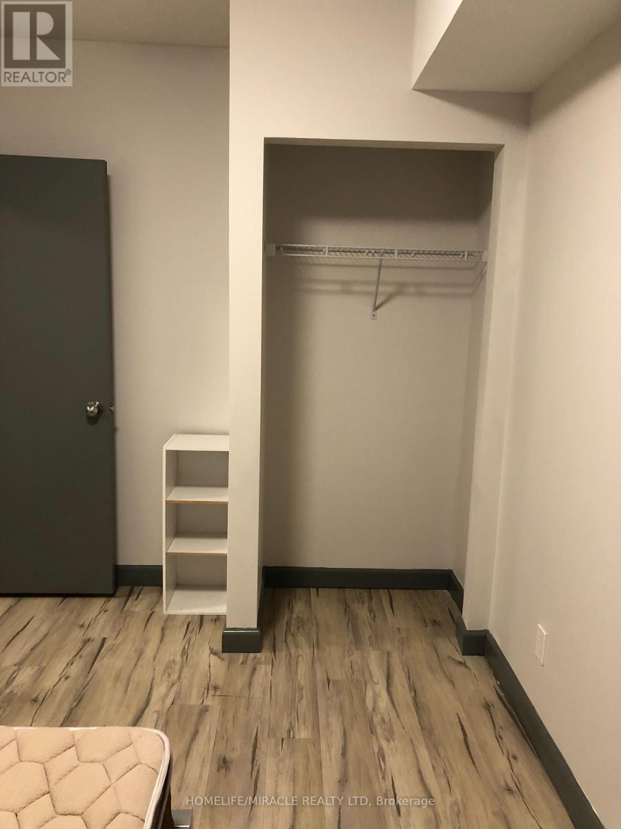 225 - 258b Sunview Street, Waterloo, Ontario  N2L 0H7 - Photo 2 - X12916974