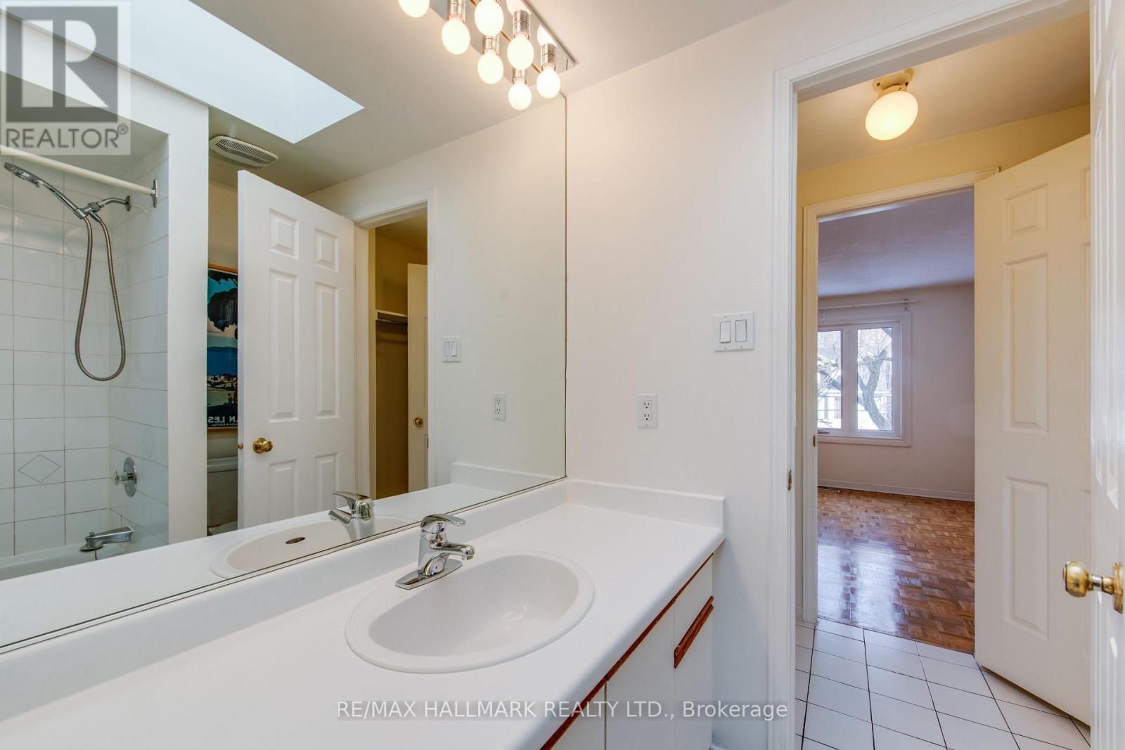 6 Empire Avenue, Toronto, Ontario  M4M 2L4 - Photo 19 - E12918024