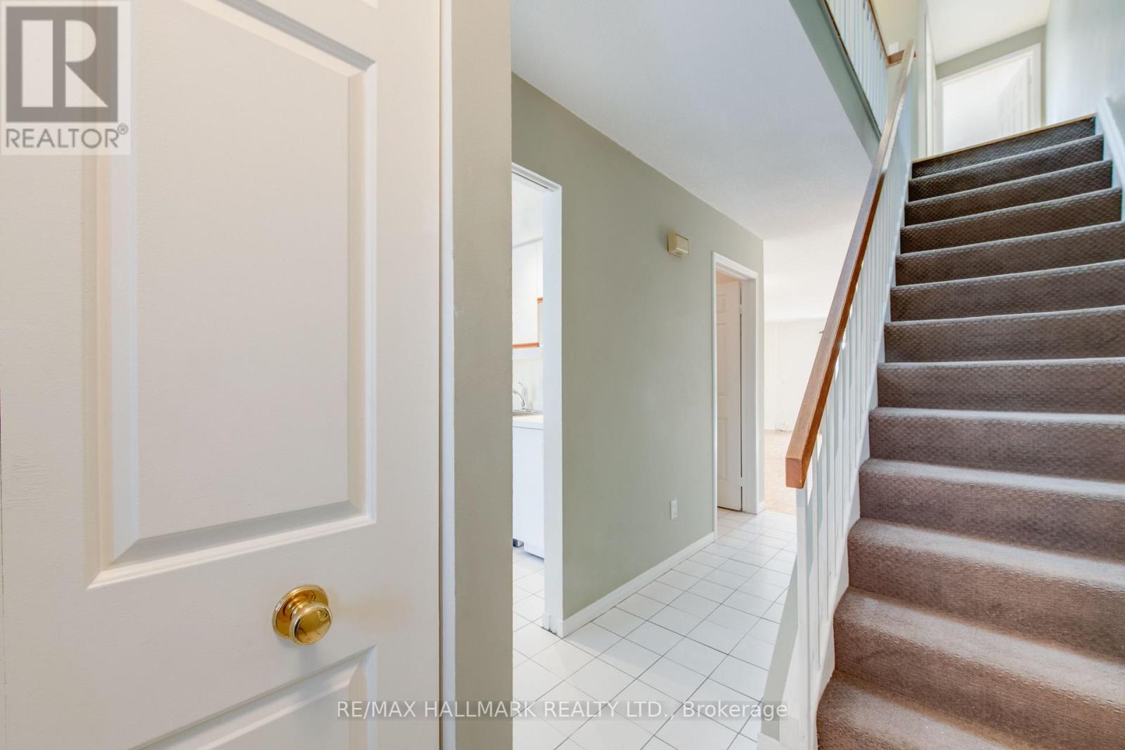 6 Empire Avenue, Toronto, Ontario  M4M 2L4 - Photo 8 - E12918024