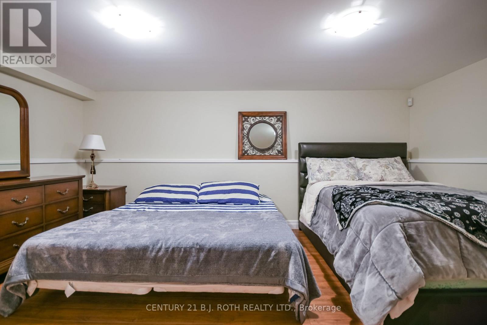 991 Shore Lane, Wasaga Beach, Ontario  L9Z 2B4 - Photo 19 - S12914596